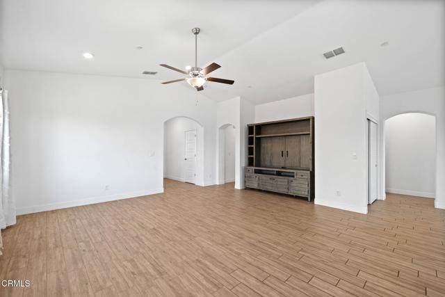 Detail Gallery Image 17 of 46 For 9101 Willow Terrace Dr, Shafter,  CA 93263 - 4 Beds | 2 Baths
