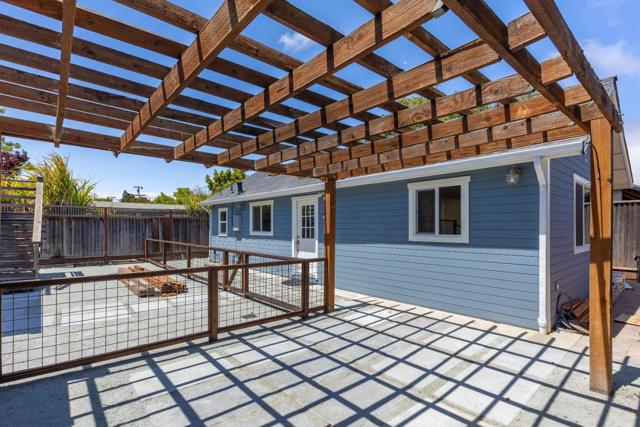 616 Redwood Ave, Redwood City CA: https://media.crmls.org/mediaz/c088fdd0-ac41-4488-a224-1880f5f9f573.jpg