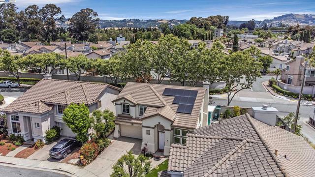 1205 Amber Court, San Leandro CA: https://media.crmls.org/mediaz/c0896720-97e1-46ac-bf21-cb6f4397eddc.jpg