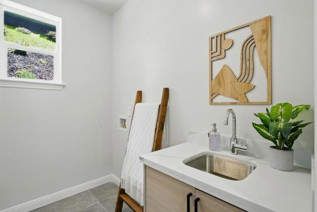 6868 Moore Drive, Oakland CA: https://media.crmls.org/mediaz/c0896822-f1c4-4f33-837f-da0f9ad1c1a8.jpg