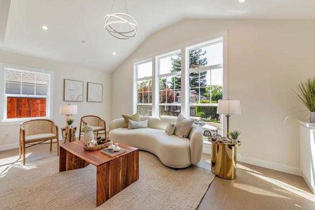 529 Hobart Avenue, San Mateo CA: https://media.crmls.org/mediaz/c089ca9e-c3f4-493e-96cc-2fe8b5d68c8e.jpg