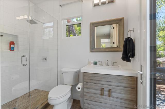 1180 Devonshire Dr, Encinitas CA: https://media.crmls.org/mediaz/c08a6ee8-b784-41be-b97a-badb49b1fa2e.jpg