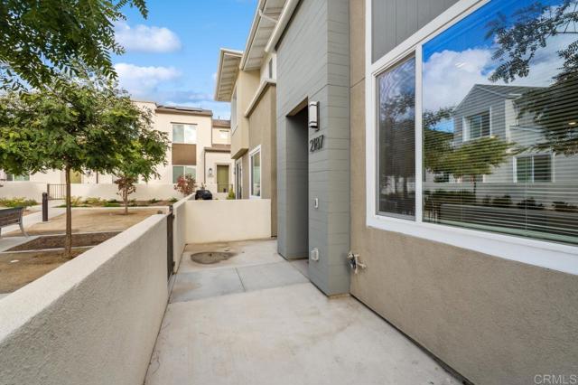 Detail Gallery Image 6 of 70 For 2187 Bluestone Cir, Chula Vista,  CA 91913 - 3 Beds | 2/1 Baths