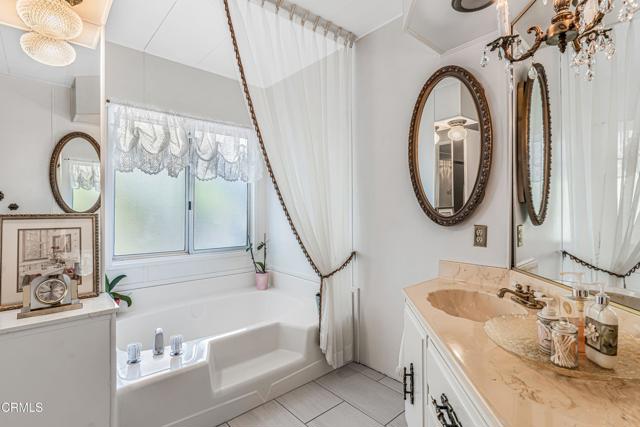 Detail Gallery Image 16 of 34 For 8 204 Calle Fronte #204,  Camarillo,  CA 93012 - 2 Beds | 2 Baths