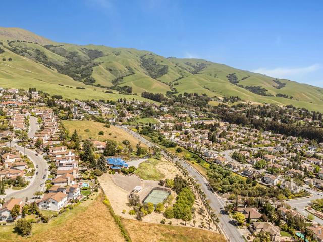 129 Doe Court, Fremont CA: https://media.crmls.org/mediaz/c08c606a-4268-4763-a3b5-7723cf1e912c.jpg