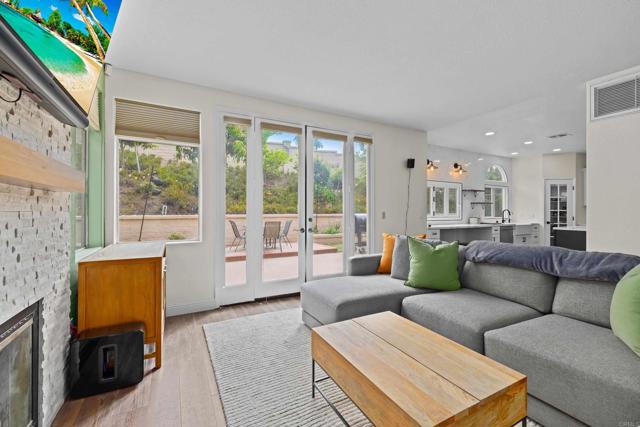 Detail Gallery Image 16 of 54 For 7004 Vista Olas, Carlsbad,  CA 92009 - 5 Beds | 3 Baths