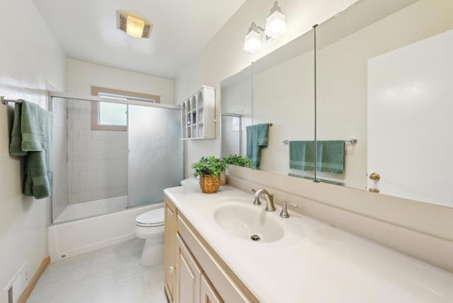 137 Silverwood Place, Marina CA: https://media.crmls.org/mediaz/c08d33b4-0ba5-41c1-8d7b-6bc3998a2ef7.jpg