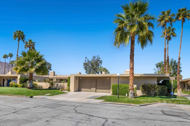 1366 Tiffany N Circle, Palm Springs CA: https://media.crmls.org/mediaz/c08d4a2a-f891-434a-b6d7-5aa2cf267483.jpg