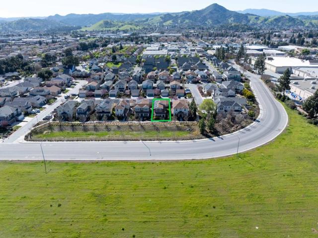 16752 San Clemente Lane, Morgan Hill CA: https://media.crmls.org/mediaz/c08d5bfa-e368-4db0-8b99-6ad73a521bf4.jpg