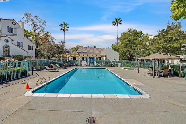 39280 Marbella Terraza, Fremont CA: https://media.crmls.org/mediaz/c08f1a4b-4064-4773-9d79-45ed7c263153.jpg