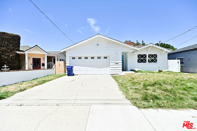 1545 3rd Street, Manhattan Beach CA: https://media.crmls.org/mediaz/c08f2679-da49-4781-9573-fa266dae5e9a.jpg