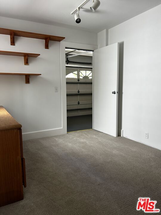 10515 Oaklawn Road, Los Angeles CA: https://media.crmls.org/mediaz/c08faa8e-bdbc-453d-bab7-b8e6f456e735.jpg