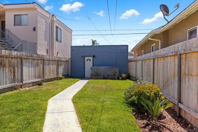 4175 Chamoune Ave, San Diego CA: https://media.crmls.org/mediaz/c08feebb-69b6-4bcb-af15-c3c0d72ac85c.jpg