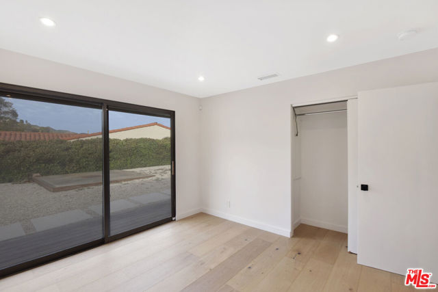 24728 Vantage Point Terrace, Malibu CA: https://media.crmls.org/mediaz/c0910b81-7f97-4581-88f3-dd023148fa1a.jpg