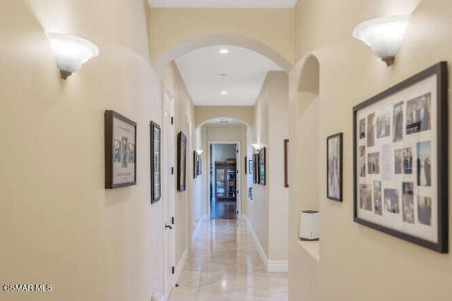 421 Whitegate Road, Thousand Oaks CA: https://media.crmls.org/mediaz/c0912ed2-8f8f-4812-9783-6fbbf0f71427.jpg