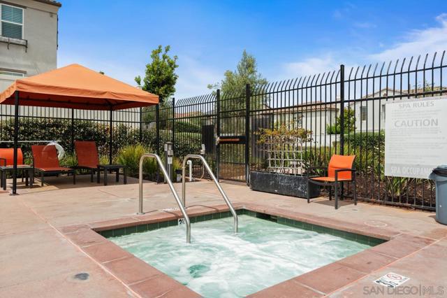 4170 Sitio Cielo, Oceanside CA: https://media.crmls.org/mediaz/c09152aa-55bf-48e1-9a77-786dd5454d73.jpg