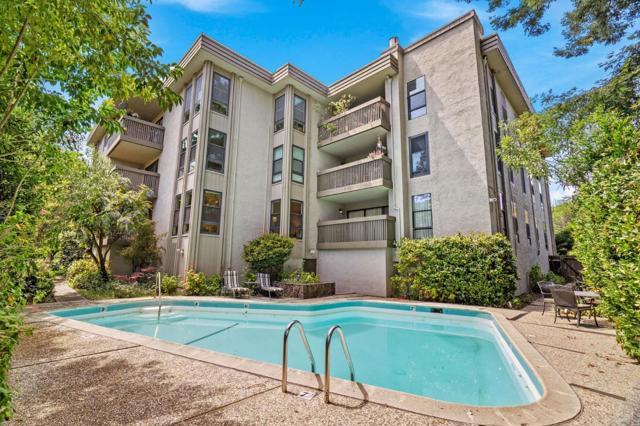 320 Palo Alto Avenue, Palo Alto CA: https://media.crmls.org/mediaz/c09154e5-40a4-4832-a462-705b15b1a62a.jpg
