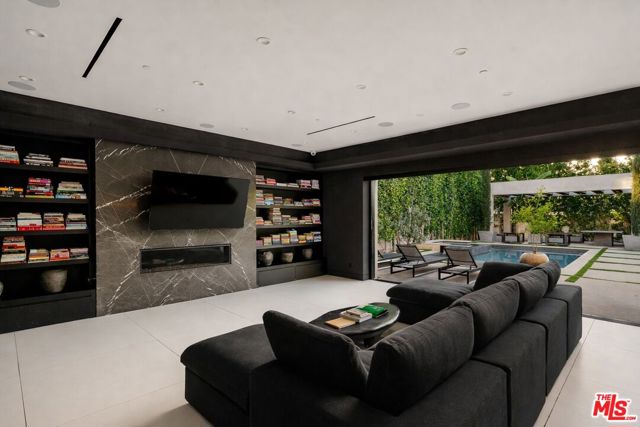 Image 6 of 28 For 537 Alta Vista Boulevard