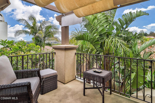 963 Corte Augusta, Camarillo CA: https://media.crmls.org/mediaz/c0918a38-75ba-48f3-9c29-9435320ff45b.jpg