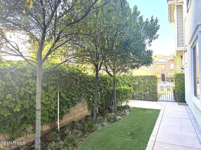4984 Corral Street, Simi Valley CA: https://media.crmls.org/mediaz/c09284f3-70a2-4251-b6de-13d8c2f36678.jpg