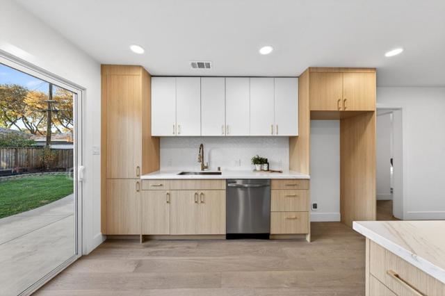 642 Salberg Avenue, Santa Clara CA: https://media.crmls.org/mediaz/c0929e3c-ec1b-45c4-8d2b-ee6601577cb8.jpg