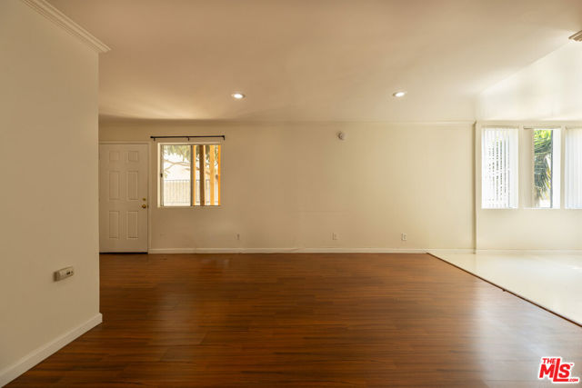 1233 BARRY Avenue, Los Angeles CA: https://media.crmls.org/mediaz/c092ce22-1d44-4e67-a21f-a7771dc17763.jpg
