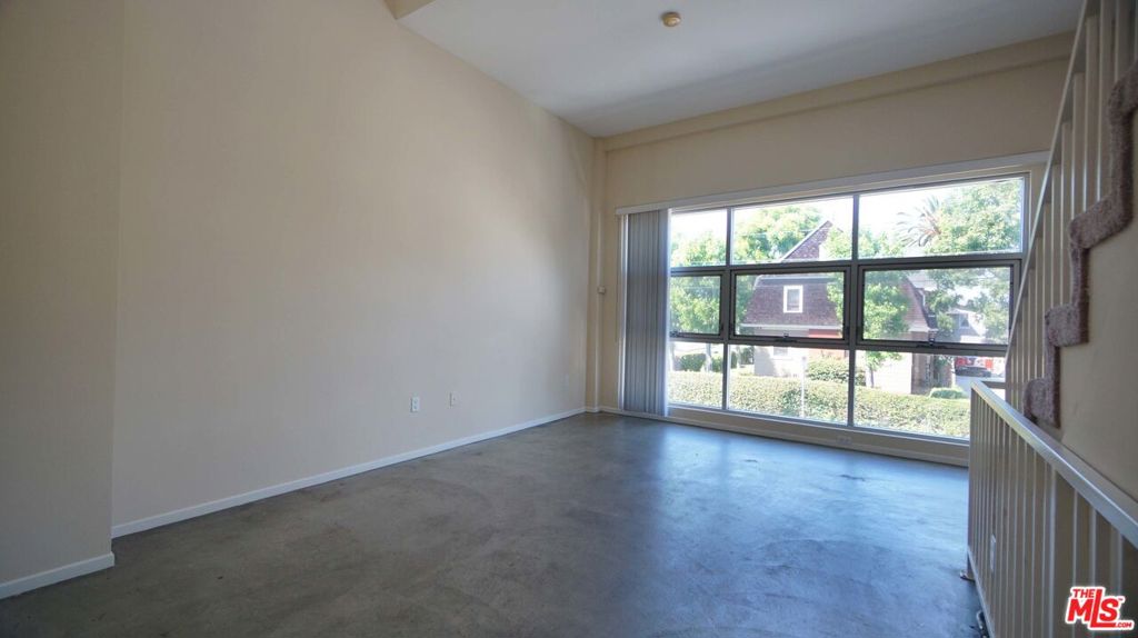 922 W 23Rd Street #202
