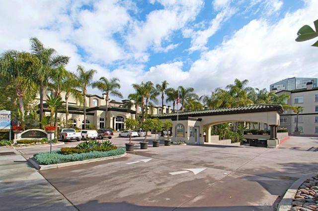 4165 Executive Dr, La Jolla CA: https://media.crmls.org/mediaz/c0934b3b-f237-4768-9bc7-f89a4174fde6.jpg