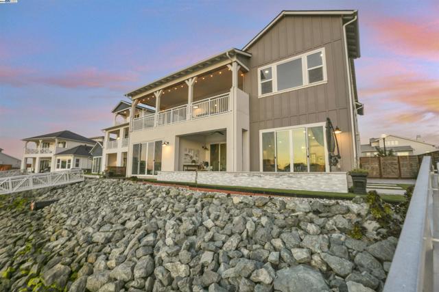 30 Grey Whale Pl, Bethel Island CA: https://media.crmls.org/mediaz/c0939b3f-8ec9-4e21-b0e5-f9cafa1e928c.jpg