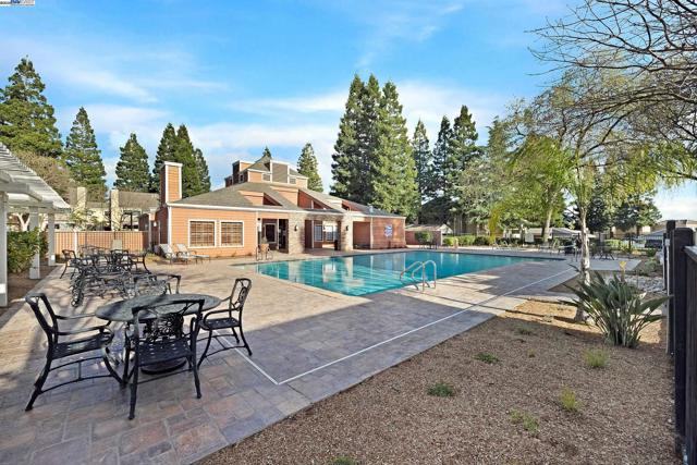254 Eastridge Dr, San Ramon CA: https://media.crmls.org/mediaz/c093d999-88cb-4ea8-9508-14e336f1dc81.jpg