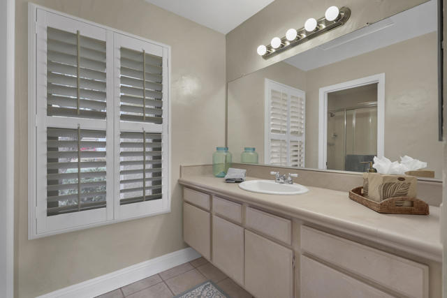 77463 Calle Mazatan, La Quinta CA: https://media.crmls.org/mediaz/c094ae18-30b8-45bb-9a65-1d51ed779a5f.jpg