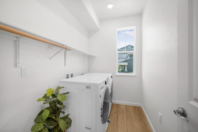1387 Ores Way, Gilroy CA: https://media.crmls.org/mediaz/c094f3cf-b998-4cee-a4b6-32530a8cd318.jpg