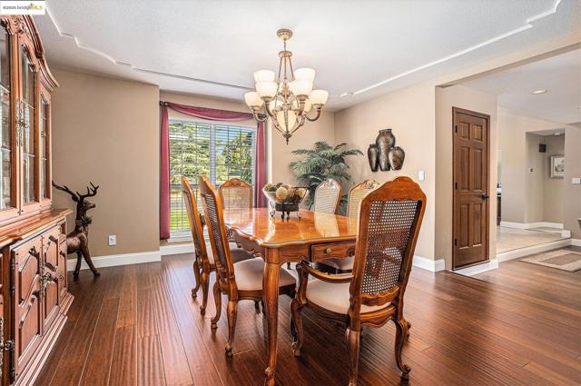 15 Madeira Ct, Oakley CA: https://media.crmls.org/mediaz/c0954c9f-8fdc-4e16-8e01-2135323cf4a4.jpg