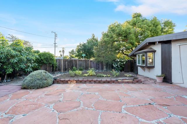 814 Gail Avenue, Sunnyvale CA: https://media.crmls.org/mediaz/c0962304-1d05-41be-9bcd-6630717e7359.jpg