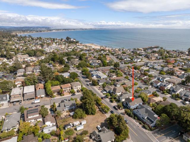 4750 Capitola Road, Capitola CA: https://media.crmls.org/mediaz/c096686d-f1d5-416c-a904-dd0cc103ff74.jpg