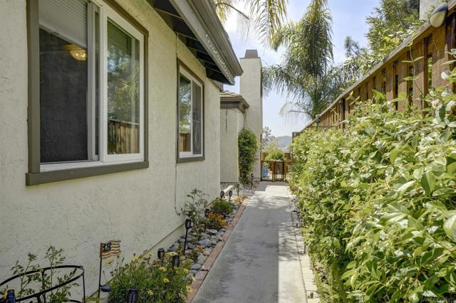 1867 Guilder Gln, Escondido CA: https://media.crmls.org/mediaz/c096959e-c7c0-45c2-b88a-1f654bad5559.jpg