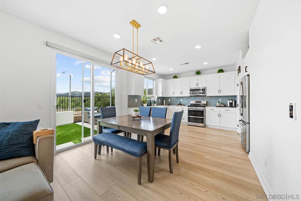 MLS #250029425SD img 8