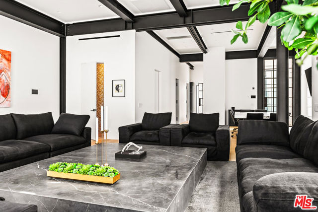 1346 Abbot Kinney Boulevard, Venice CA: https://media.crmls.org/mediaz/c096bdab-85f8-4d7a-b41e-13b99c39dba9.jpg