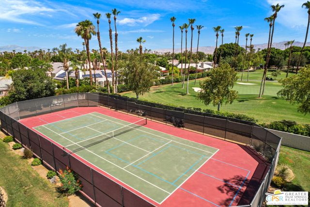 75190 Via Manzano, Palm Desert CA: https://media.crmls.org/mediaz/c096f755-73f4-4bed-a036-b8d3df3f0921.jpg