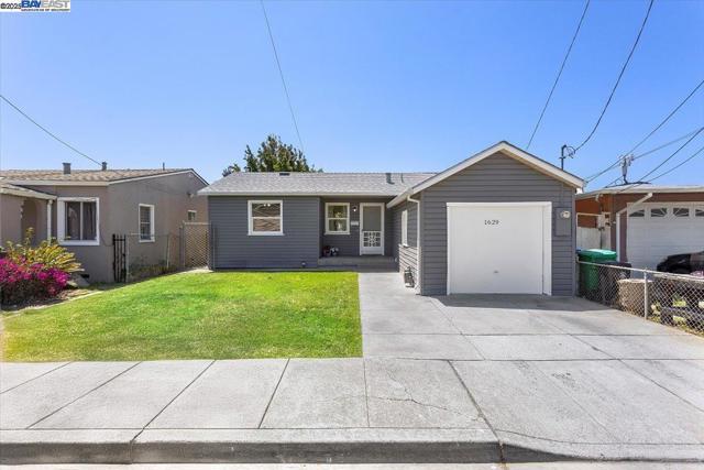 1629 Thrush Ave, San Leandro CA: https://media.crmls.org/mediaz/c097acef-da32-41ec-8edc-a32b8f52859d.jpg