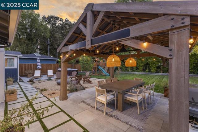 1806 Newell Ave, Walnut Creek CA: https://media.crmls.org/mediaz/c097c65d-5e2f-4c7e-8830-da454b23f59b.jpg