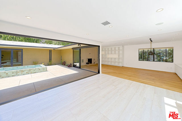310 Beloit Avenue, Los Angeles CA: https://media.crmls.org/mediaz/c097ea09-20c8-400c-b12f-1f1c91705ca3.jpg