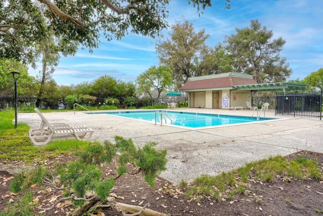 10143 Caminito Volar, San Diego CA: https://media.crmls.org/mediaz/c097f446-fa59-4ebc-ba43-abb83ce5b5a8.jpg
