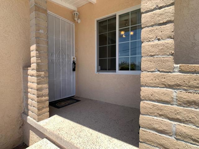 161 Twin Oaks Circle, Chula Vista CA: https://media.crmls.org/mediaz/c09808a8-2185-4dfc-acc0-b9f2622447ae.jpg