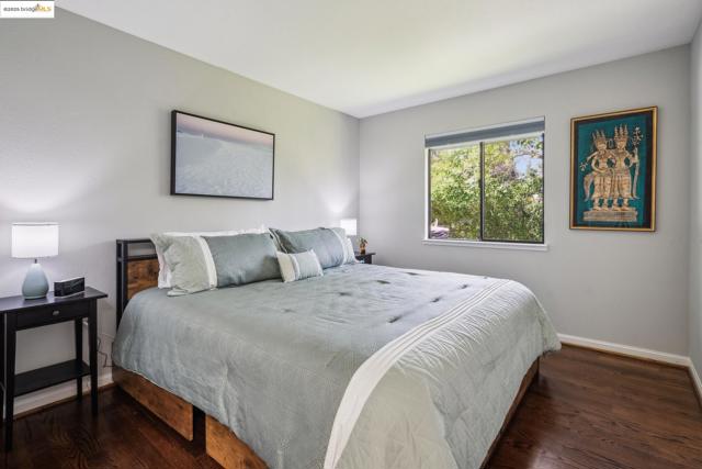 1037 Silverhill Dr, Lafayette CA: https://media.crmls.org/mediaz/c0986241-5e77-47eb-917e-b054a3040245.jpg
