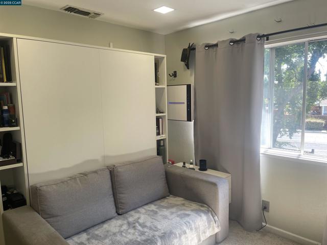 1011 Amanda Cir, Brentwood CA: https://media.crmls.org/mediaz/c098cbe9-eead-4b67-b96e-8905ff34c40d.jpg