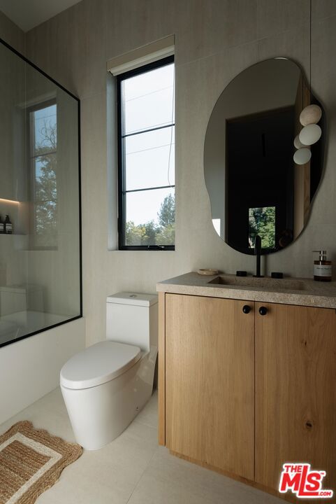 23346 Collins Street, Woodland Hills CA: https://media.crmls.org/mediaz/c098e723-e5ee-4cb7-aa1f-c64e263fd514.jpg