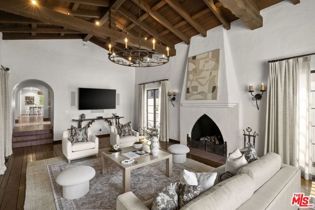 2714 Forrester Drive, Los Angeles CA: https://media.crmls.org/mediaz/c09a677e-14c8-44b4-86f6-4c4a0e31c5de.jpg