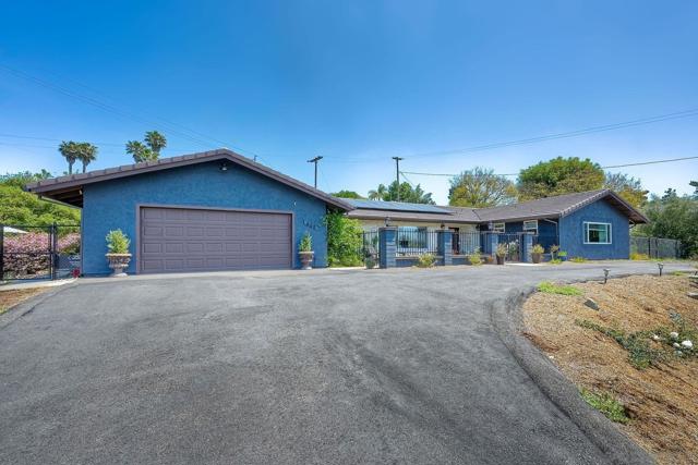 660 Via Rancho Pkwy, Escondido CA: https://media.crmls.org/mediaz/c09a6850-86dd-4ee2-a4ab-759b7d39380a.jpg