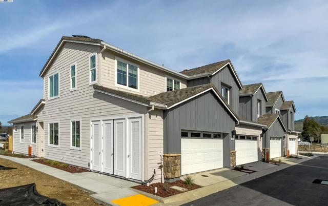 119 Compass Drive, Napa CA: https://media.crmls.org/mediaz/c09b05d3-5791-4987-b444-a8b4d5f416b0.jpg